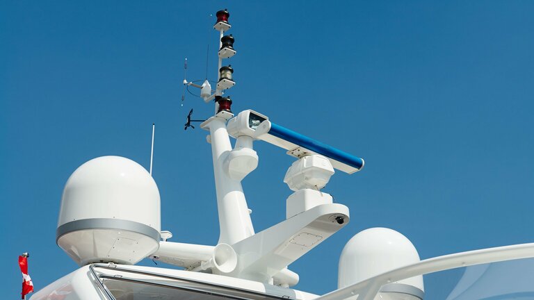 Wälzlager im Schiffsradar